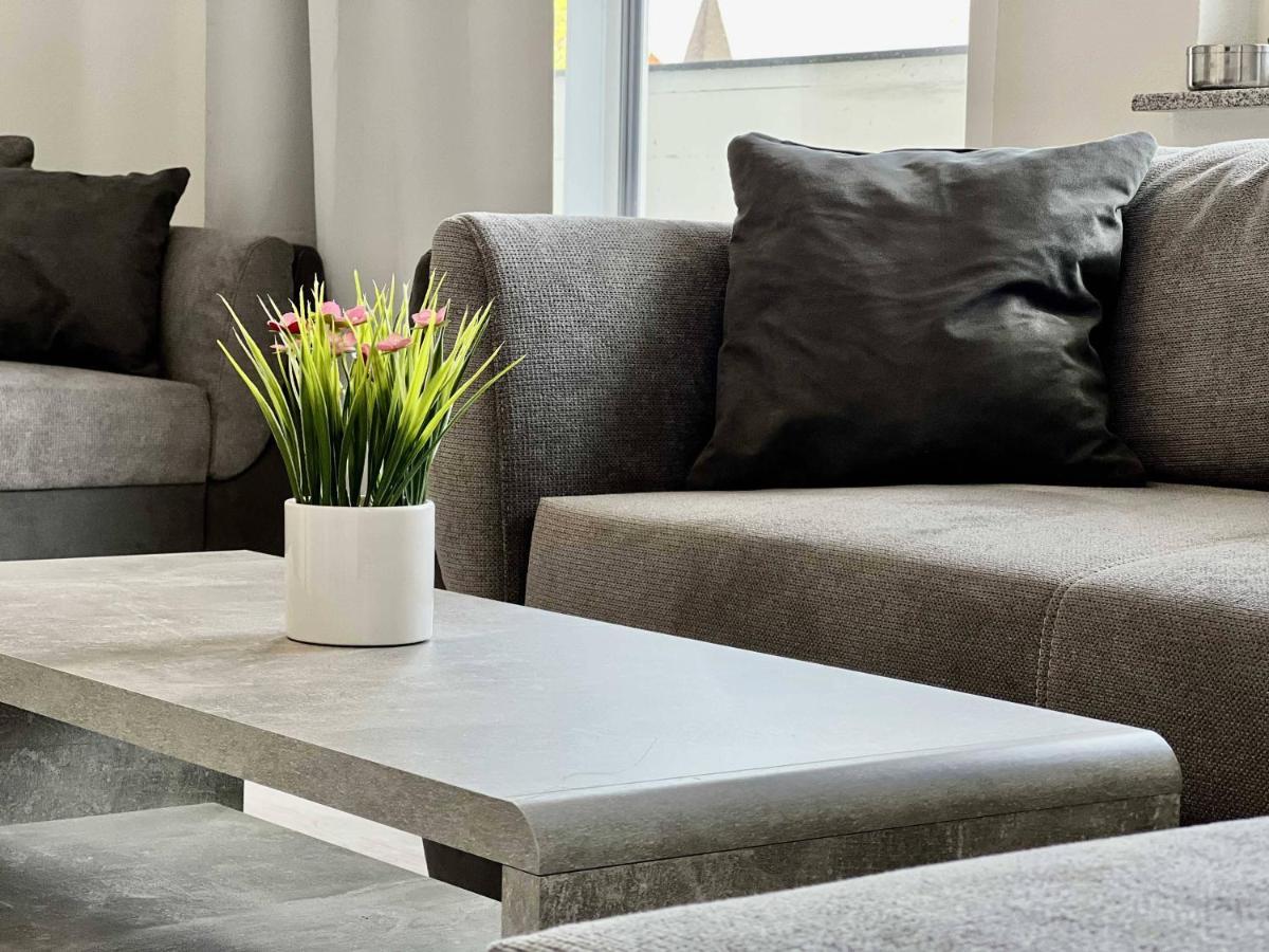 Nujen- Hotel Und Apartment Stuttgart Zuffenhausen 외부 사진
