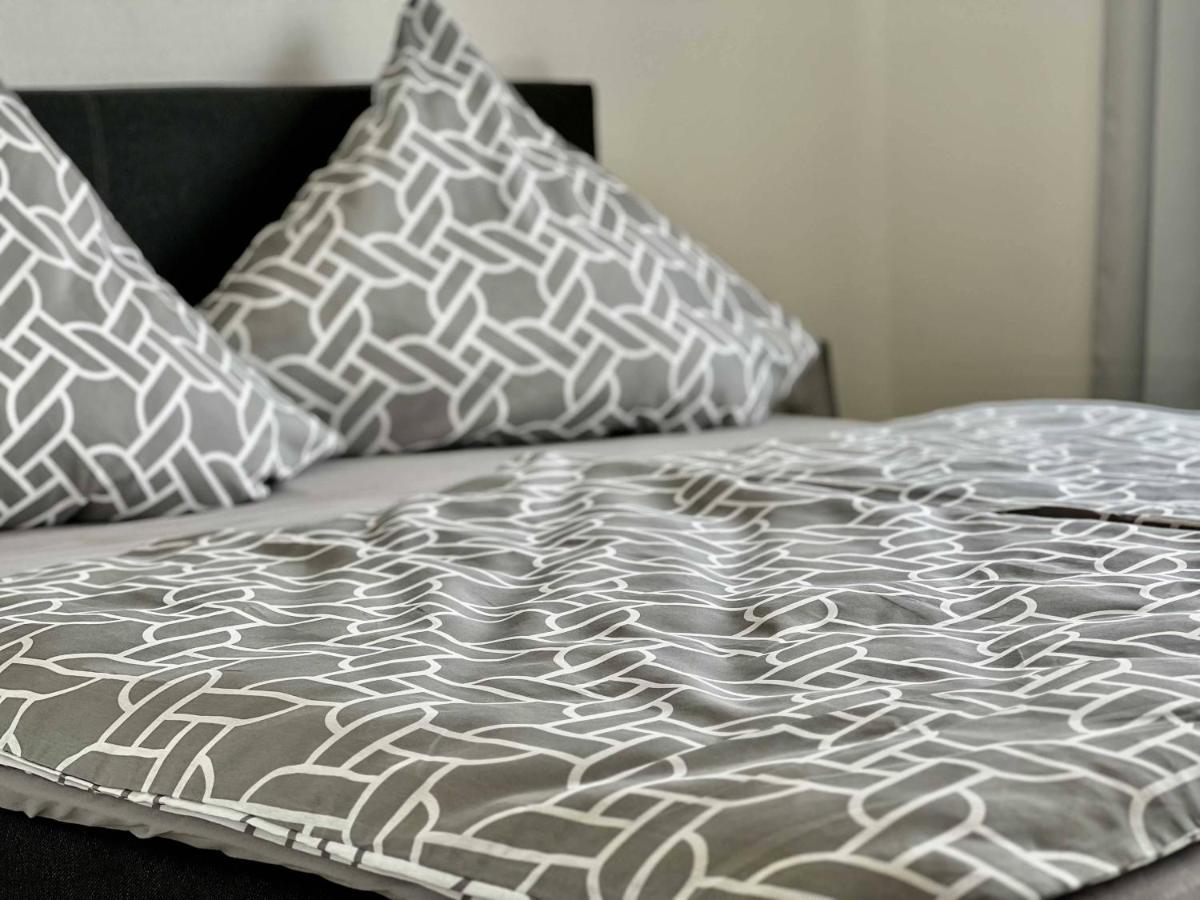 Nujen- Hotel Und Apartment Stuttgart Zuffenhausen 외부 사진