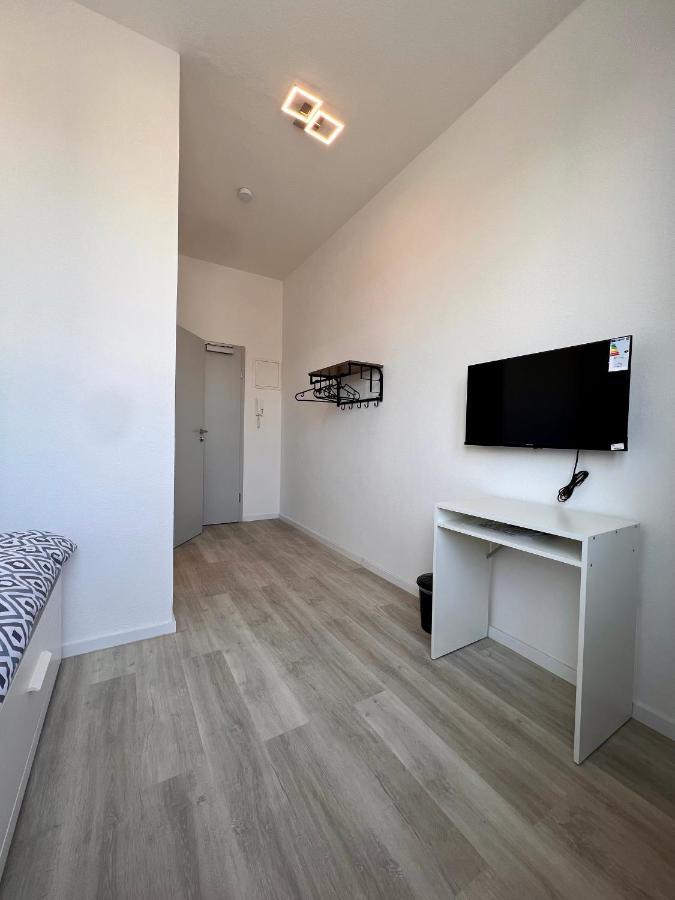 Nujen- Hotel Und Apartment Stuttgart Zuffenhausen 외부 사진