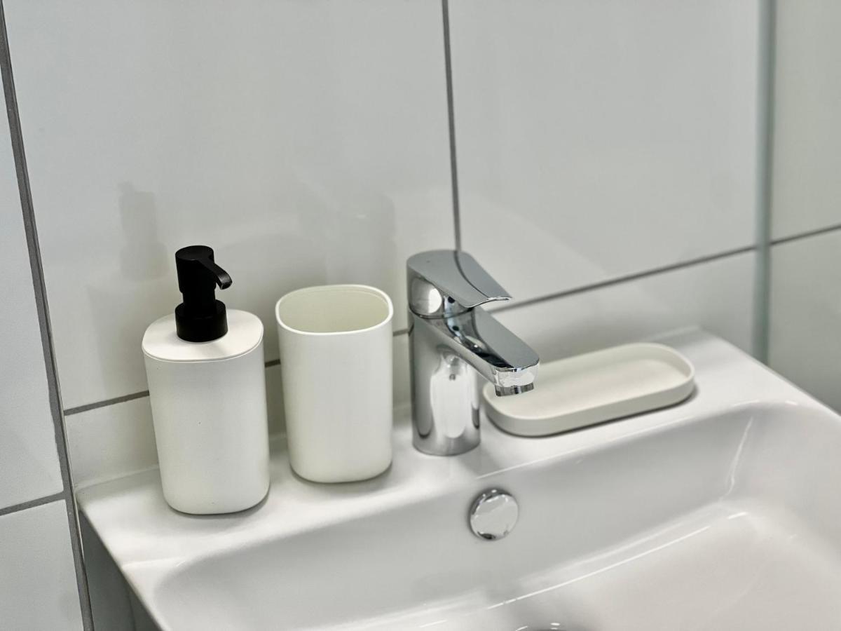 Nujen- Hotel Und Apartment Stuttgart Zuffenhausen 외부 사진