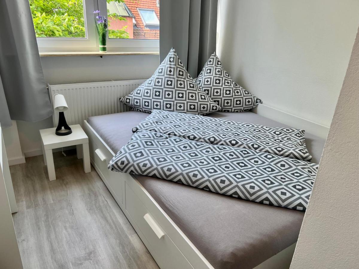 Nujen- Hotel Und Apartment Stuttgart Zuffenhausen 외부 사진